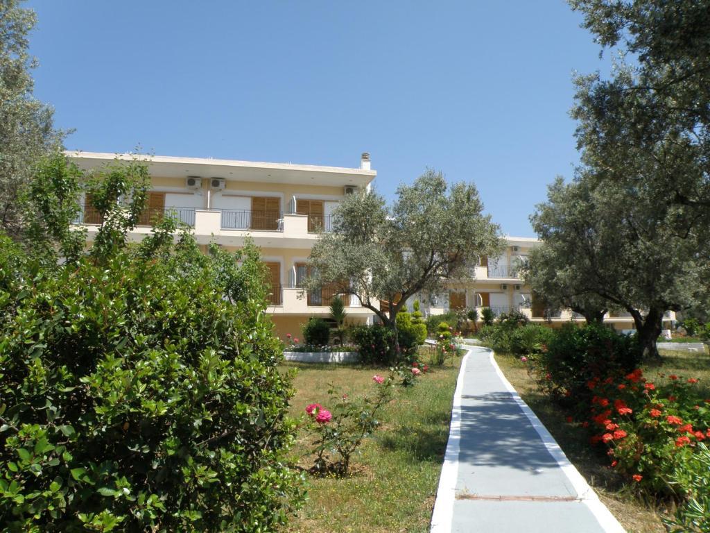 Petit Village 2* Eretria (Evia)